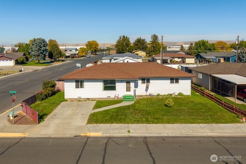 Photo of 617 I St SW ST, Quincy, WA 98848 (MLS # 2591254)