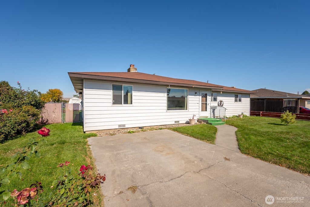 Photo of 617 I St SW ST, Quincy, WA 98848 (MLS # 2591254)