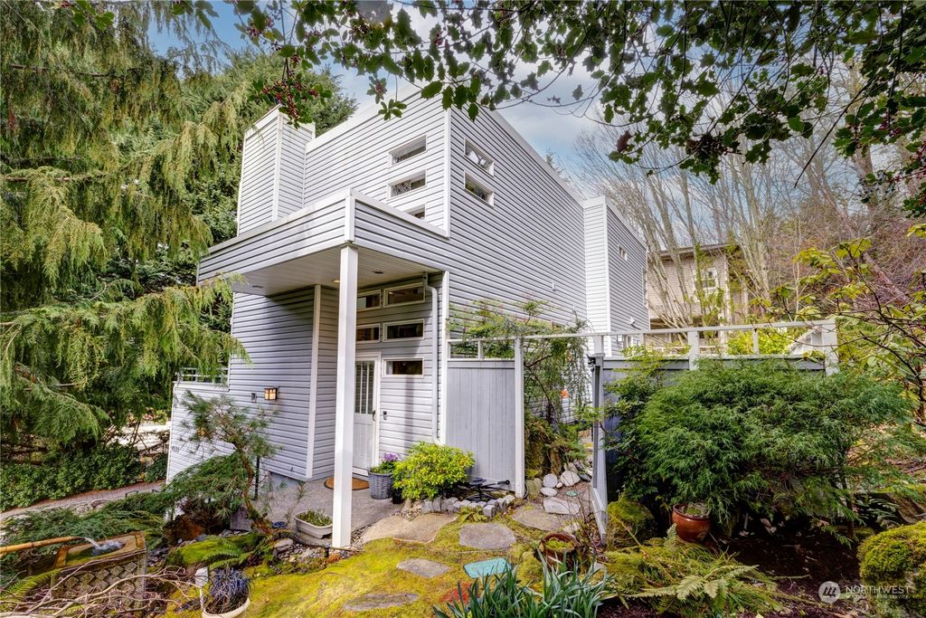 Photo of 4535 47th Avenue S, Seattle, WA 98118 (MLS # 2041031)