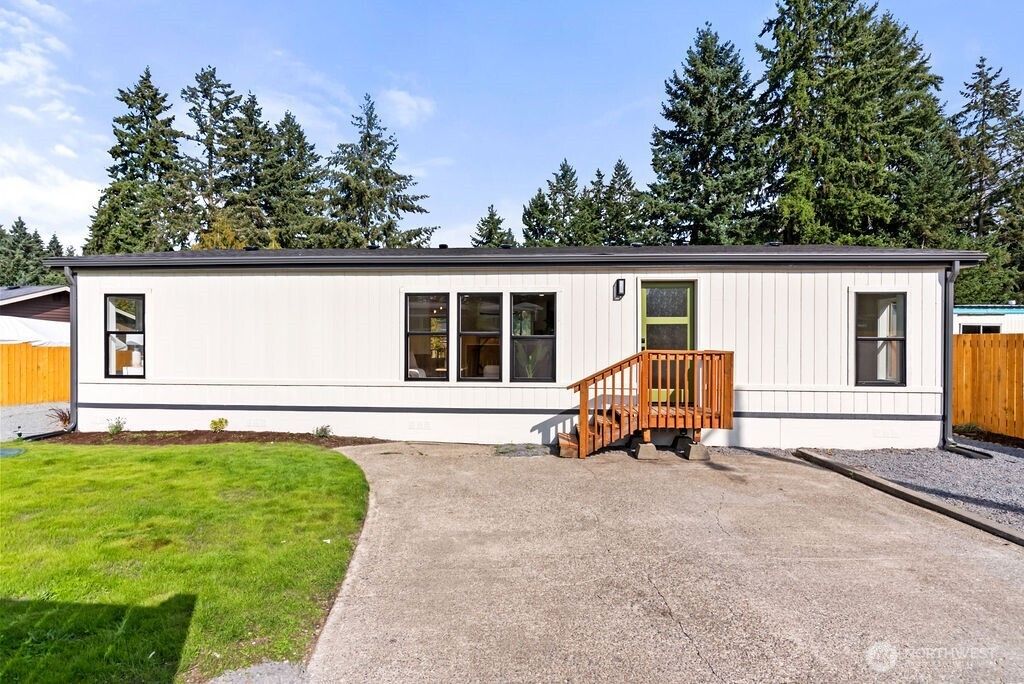Photo of 19719 65th Avenue E, Spanaway, WA 98387 (MLS # 2461494)