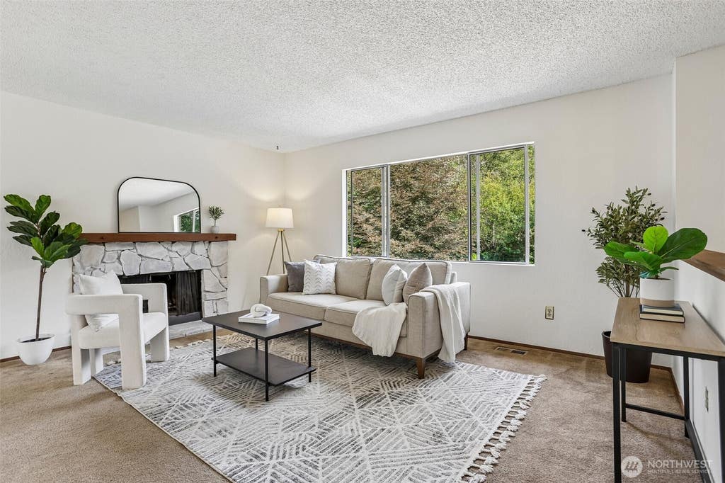 Photo of 6845 NE 191st Street, Kenmore, WA 98028 (MLS # 2568931)