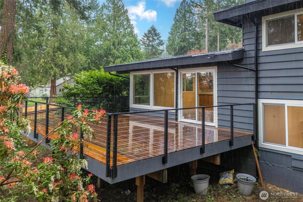 Photo of 645 Mount Fury Circle SW, Issaquah, WA 98027 (MLS # 2358577)