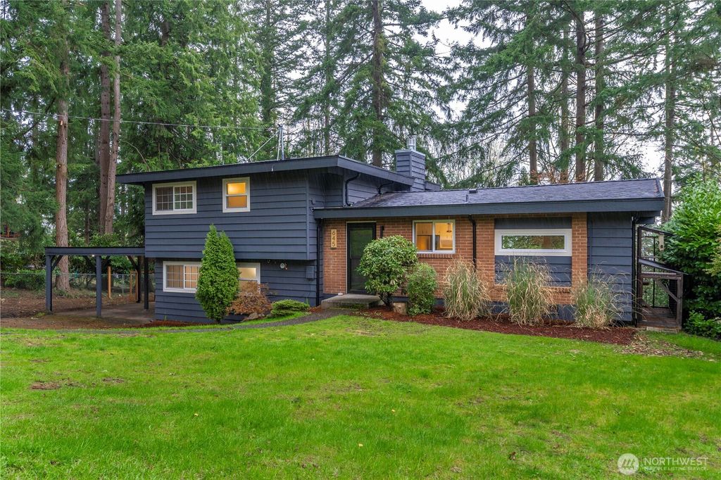 Photo of 645 Mount Fury Circle SW, Issaquah, WA 98027 (MLS # 2358577)