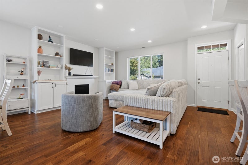 4589 Strathmore Circle SW