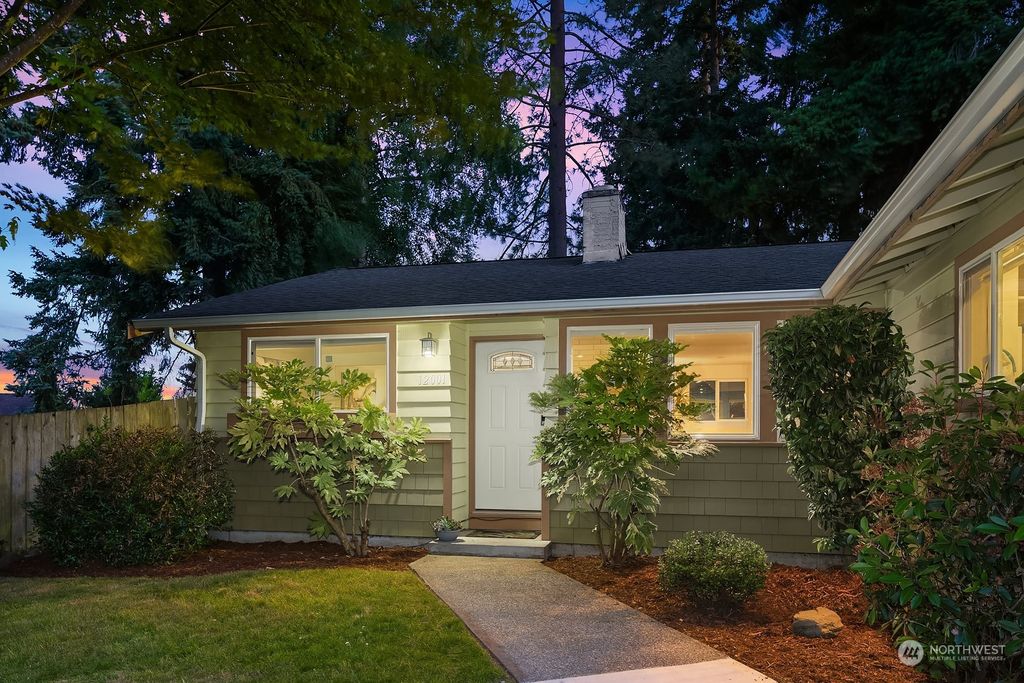 Photo of 12001 NE 134th Place, Kirkland, WA 98034 (MLS # 2163668)