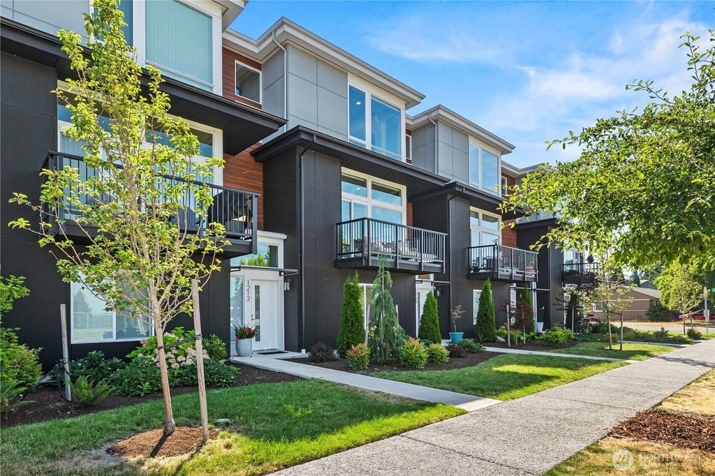 Photo of 1208 Harrington Avenue NE, Renton, WA 98056 (MLS # 2491476)