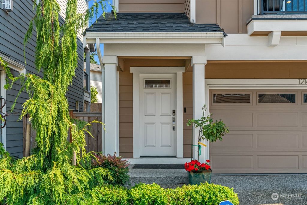 Photo of 1214 141st Place SW, Lynnwood, WA 98087 (MLS # 2152126)