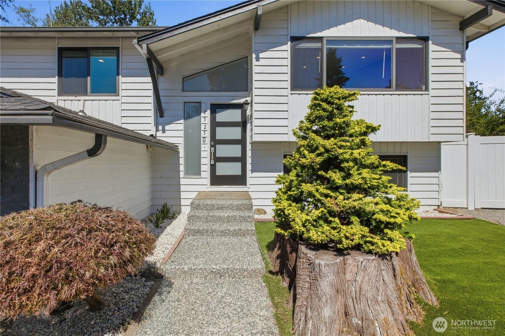 Photo of 4525 149th Place SW, Lynnwood, WA 98087 (MLS # 2568725)