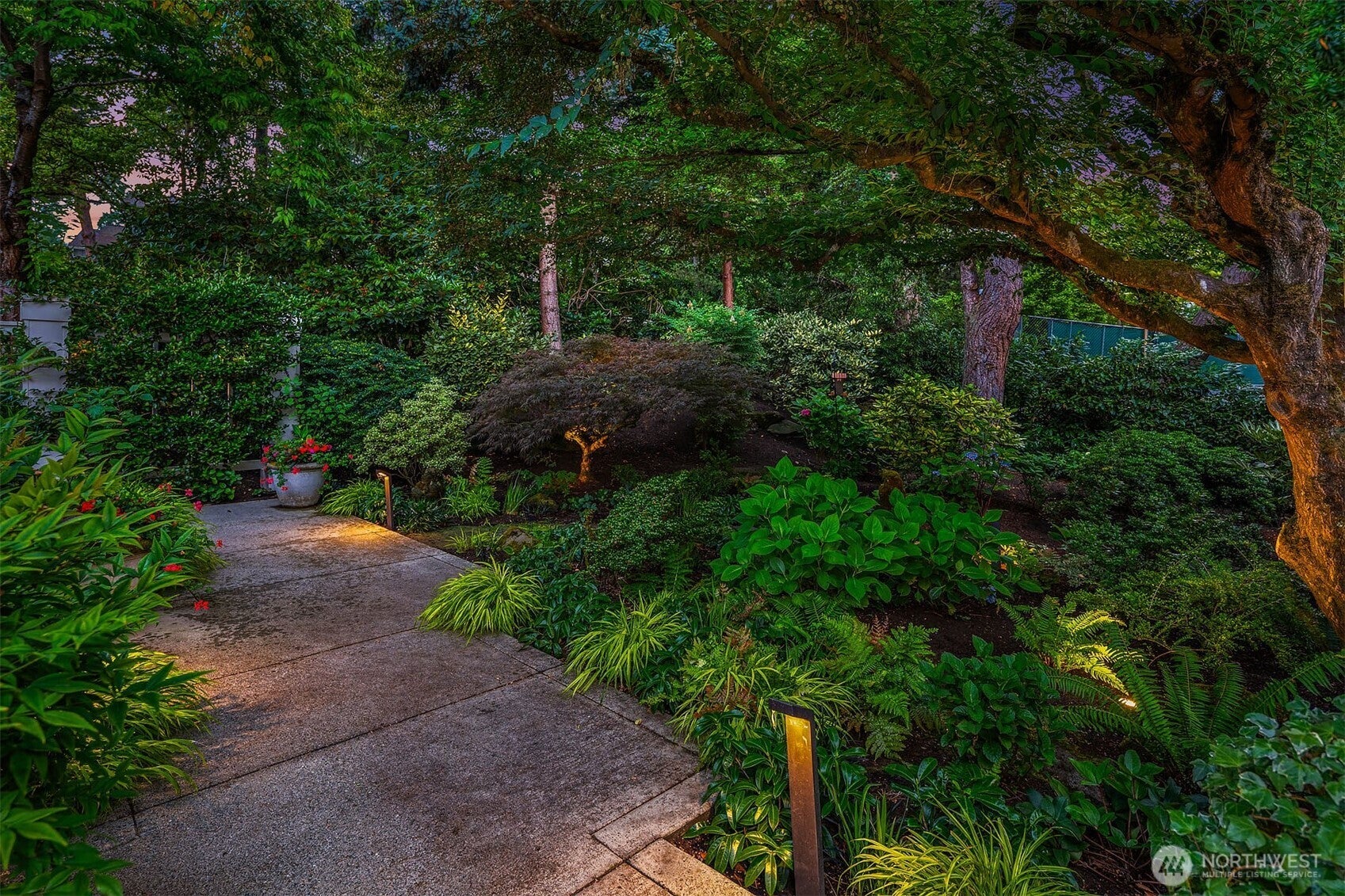 3135 Hunts Point Circle