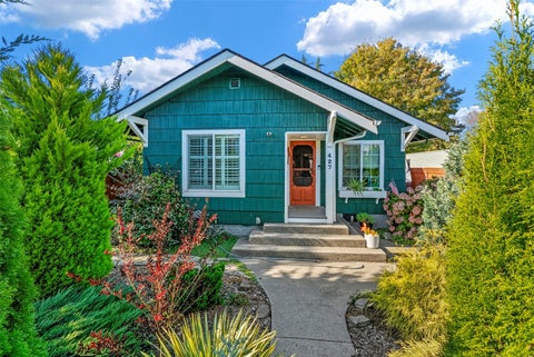 Photo of 427 15th Avenue, Longview, WA 98632 (MLS # 2598497)