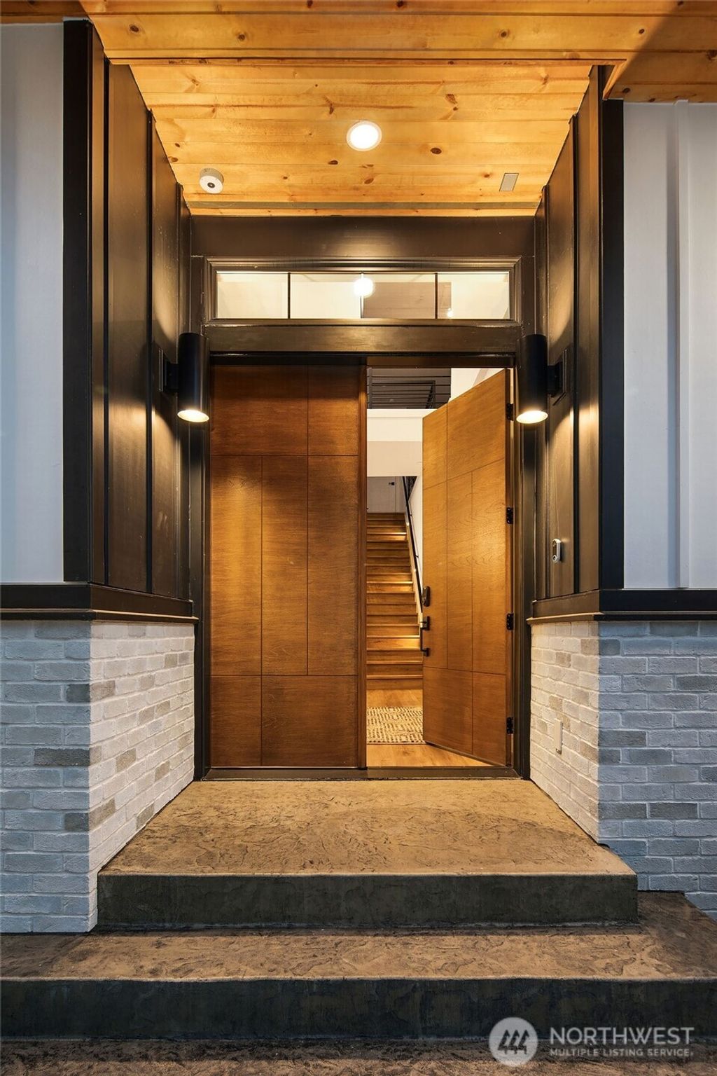 Photo of 16902 141st Place NE, Woodinville, WA 98072 (MLS # 2474975)