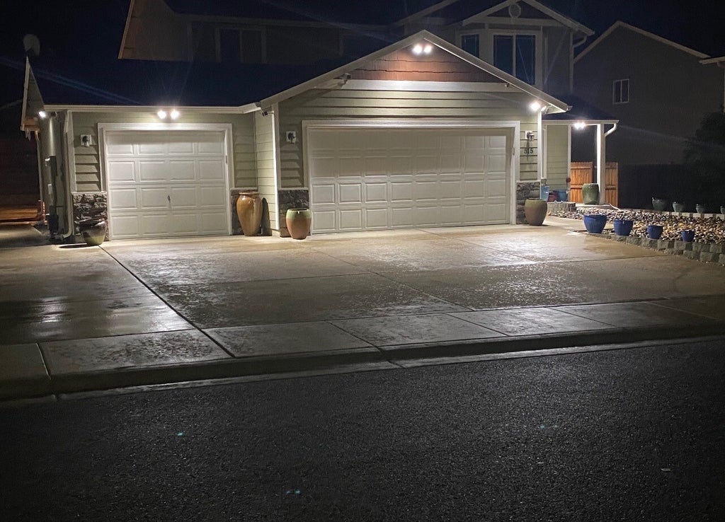 Photo of 515 Baker Street, Moxee, WA 98936 (MLS # 2595855)