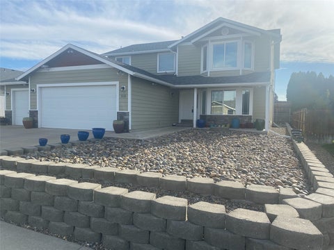 Photo of 515 Baker Street, Moxee, WA 98936 (MLS # 2595855)