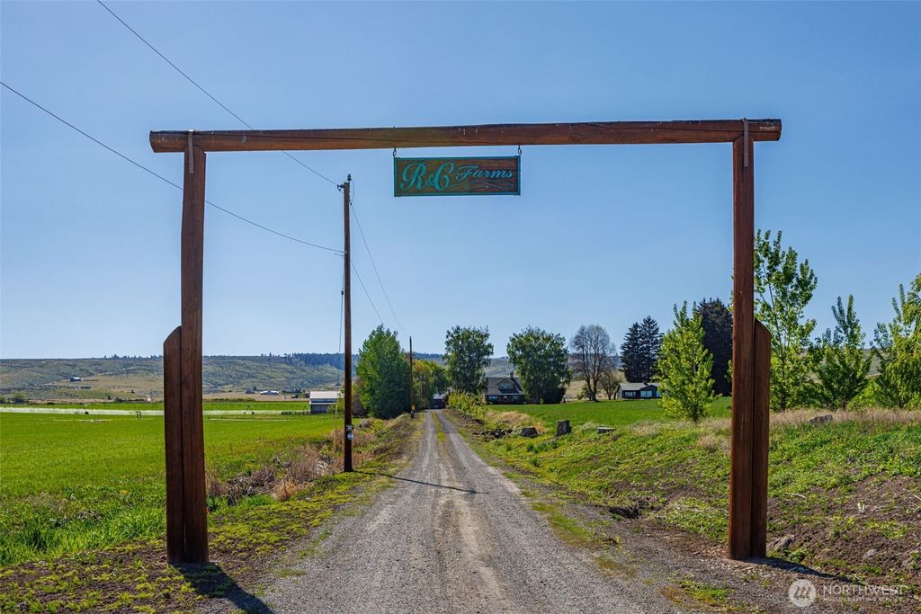Photo of 5500 Weaver Road, Ellensburg, WA 98926 (MLS # 2510272)
