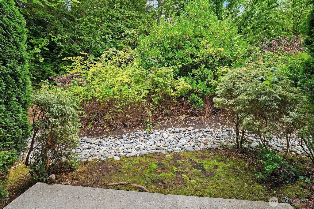 Photo of 21216 SE 42nd Lane, Issaquah, WA 98029 (MLS # 2578594)