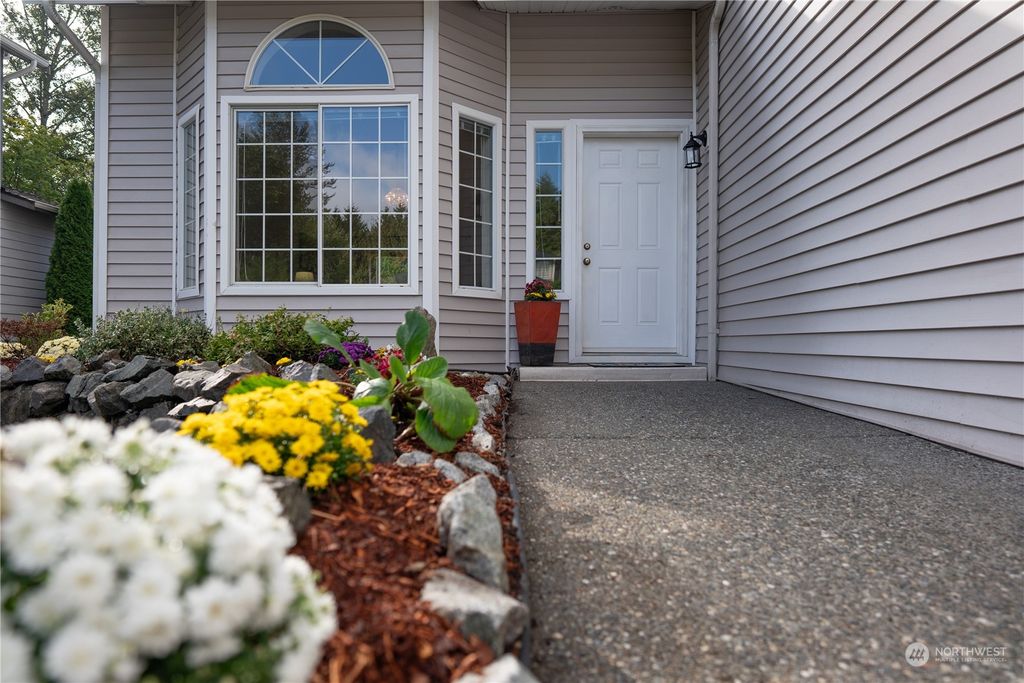 Photo of 3922 205th Place SW, Lynnwood, WA 98037 (MLS # 2166284)