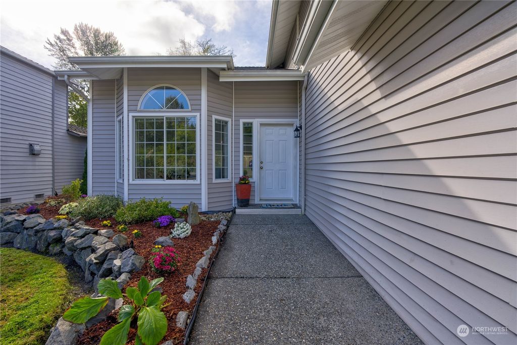 Photo of 3922 205th Place SW, Lynnwood, WA 98037 (MLS # 2166284)