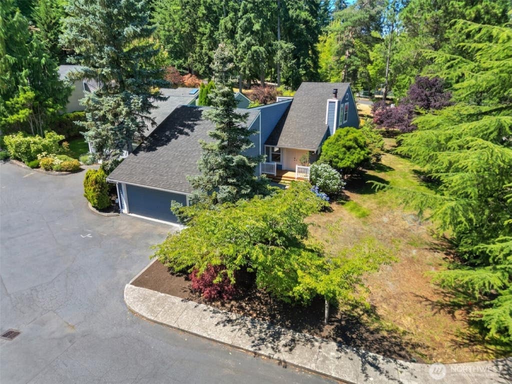 Photo of 11701 NE 105th Lane, Kirkland, WA 98033 (MLS # 2559253)