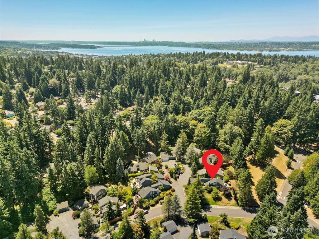 Photo of 11701 NE 105th Lane, Kirkland, WA 98033 (MLS # 2559253)