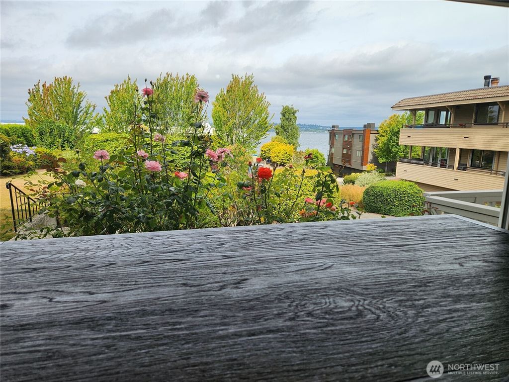 Photo of 935 1st Street S #4, Kirkland, WA 98033 (MLS # 2409221)