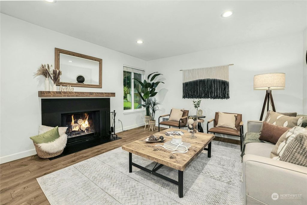 Photo of 12621 NE 130th Way #D103, Kirkland, WA 98034 (MLS # 2238167)