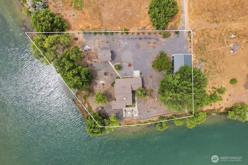 3481 Valley Road