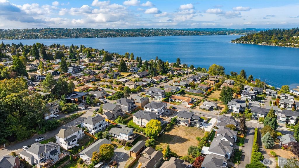 Photo of 1320 N 38th Street, Renton, WA 98056 (MLS # 2440679)