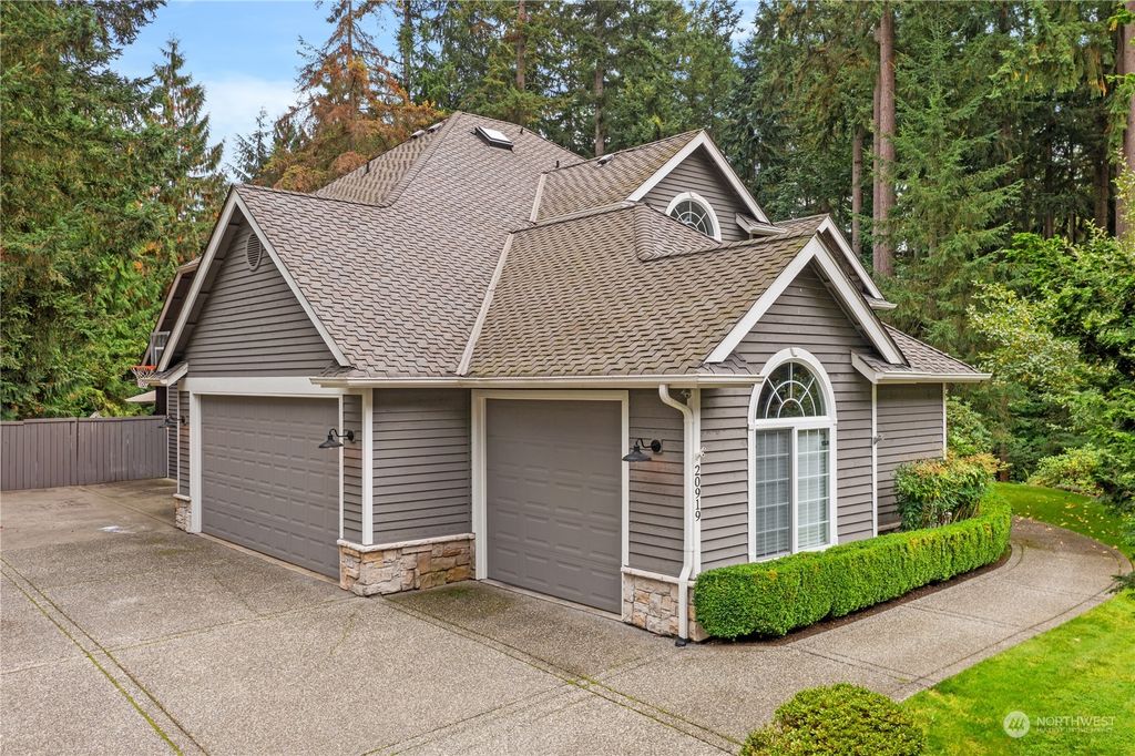 Photo of 20919 29th Avenue SE, Bothell, WA 98021 (MLS # 2243851)