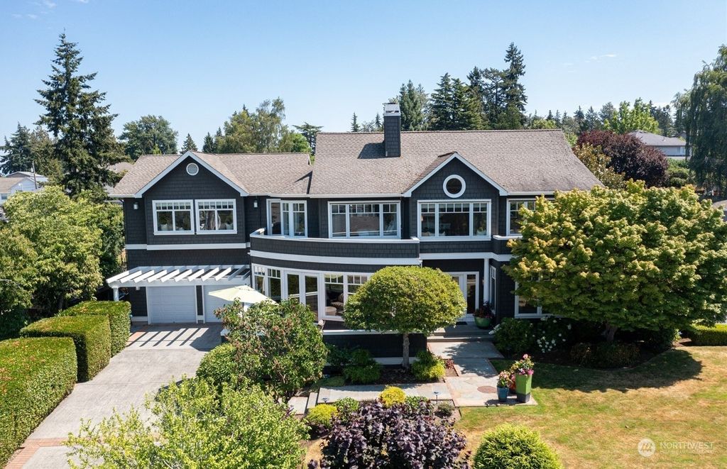 Photo of 2268 66th Avenue SE, Mercer Island, WA 98040 (MLS # 2046737)