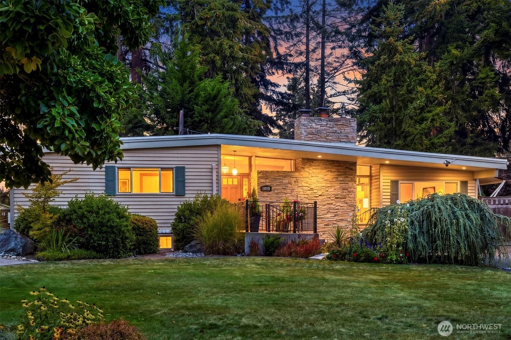Photo of 1015 Fir Park Lane, Fircrest, WA 98466 (MLS # 2577606)