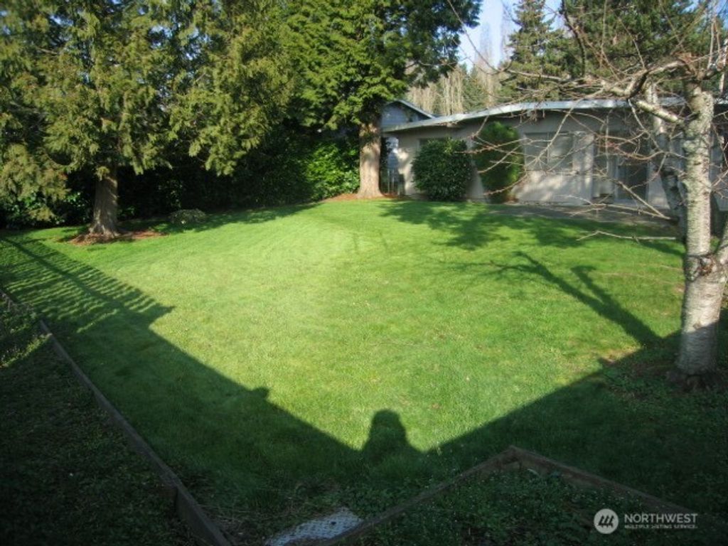 Photo of 427 155th Avenue SE, Bellevue, WA 98007 (MLS # 2415044)