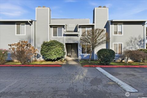 Photo of 5415 NE 34th Street #C, Vancouver, WA 98661 (MLS # 2329289)