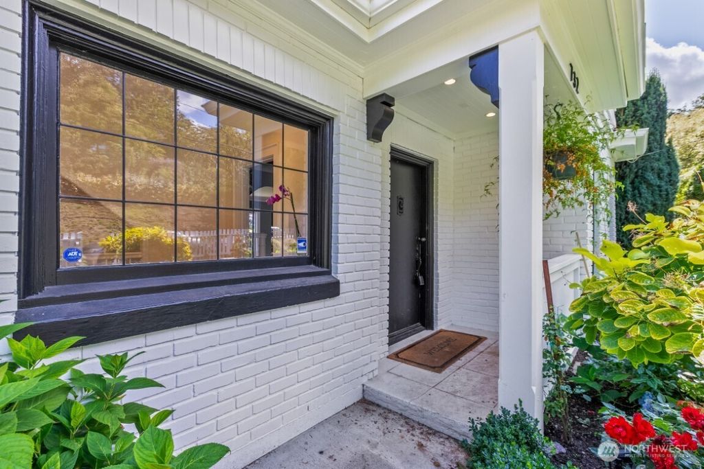 Photo of 732 36th Avenue, Seattle, WA 98122 (MLS # 2504747)