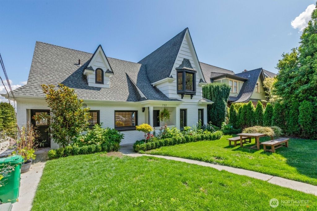 Photo of 732 36th Avenue, Seattle, WA 98122 (MLS # 2504747)