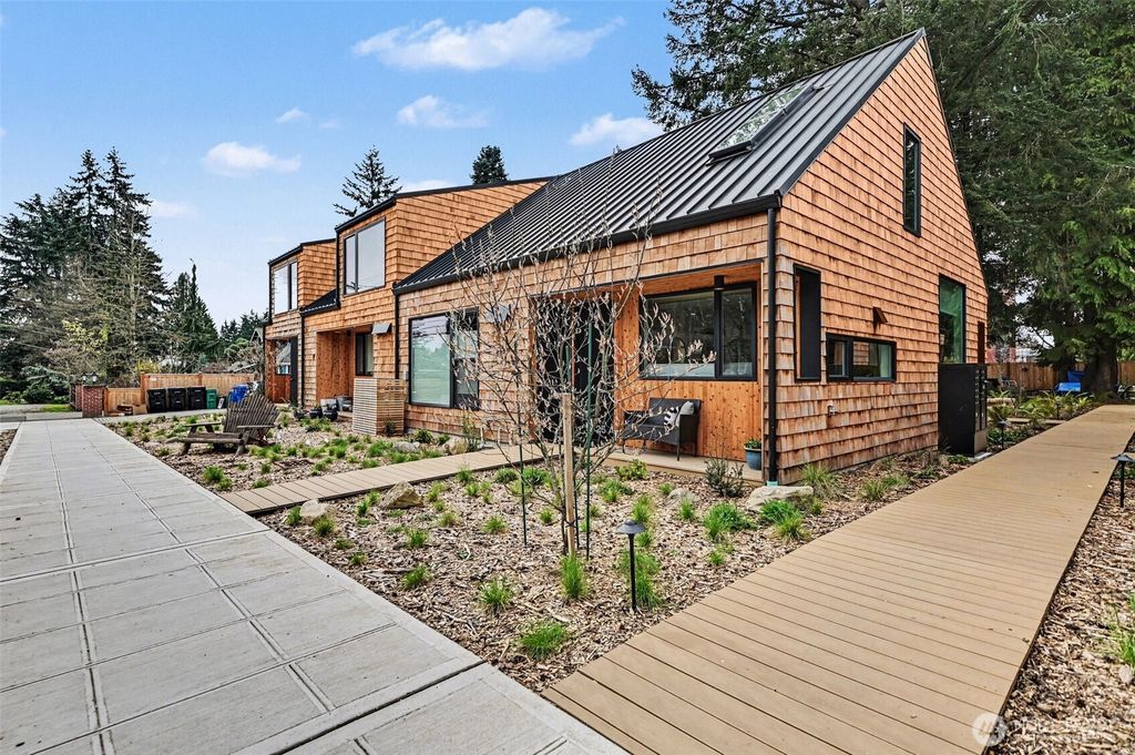 Photo of 11725 Meridian Avenue N #4, Seattle, WA 98133 (MLS # 2498622)