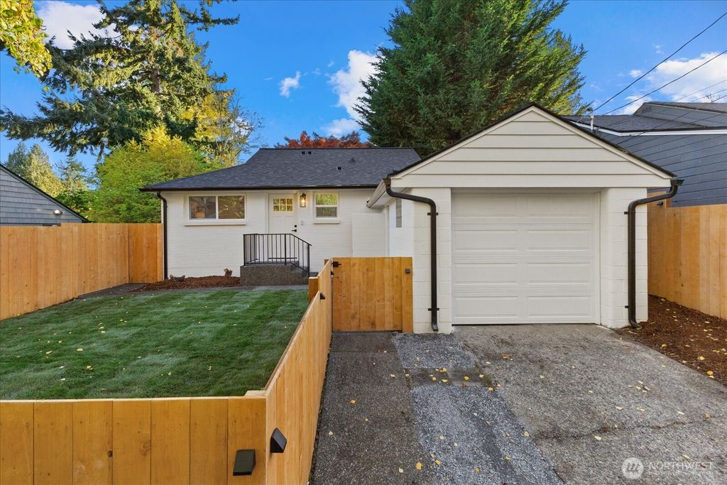 Photo of 4007 W Emerson Street, Seattle, WA 98199 (MLS # 2448096)