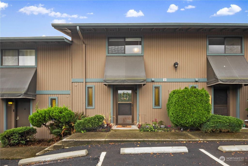 Photo of 13700 37th Avenue S #44, Tukwila, WA 98168 (MLS # 2174308)