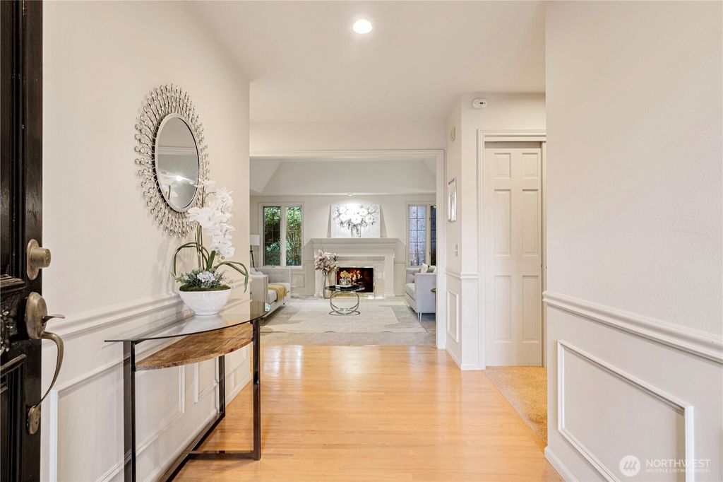 Photo of 3224 111th Avenue SE, Bellevue, WA 98004 (MLS # 2345146)