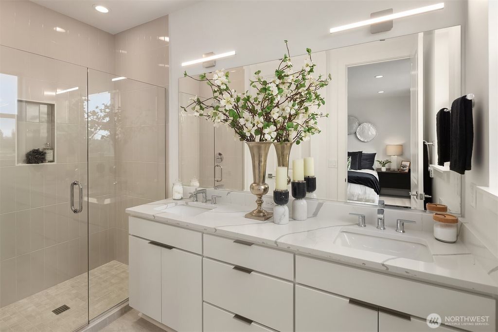 listing image 9361425497615204210