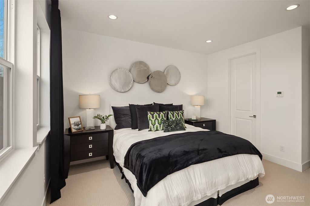 listing image 9364637745158530895