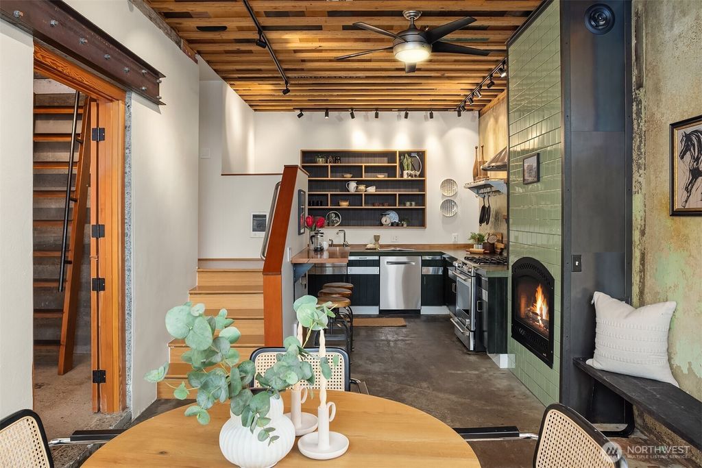 Photo of 112 18th Avenue, Seattle, WA 98122 (MLS # 2446034)