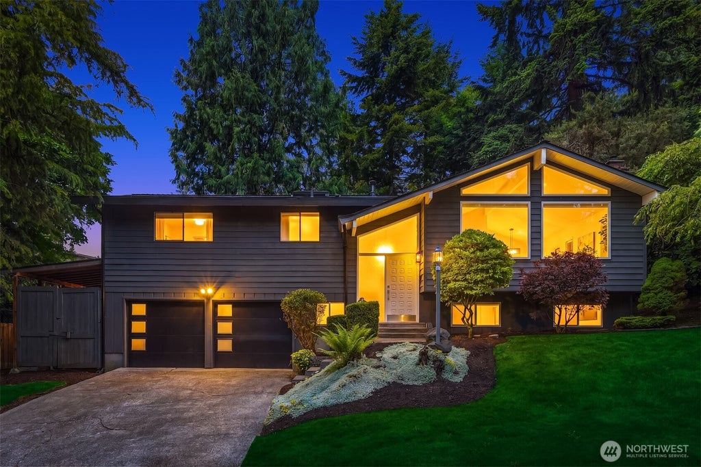 Photo of 604 S 302nd Street, Federal Way, WA 98003 (MLS # 2533885)