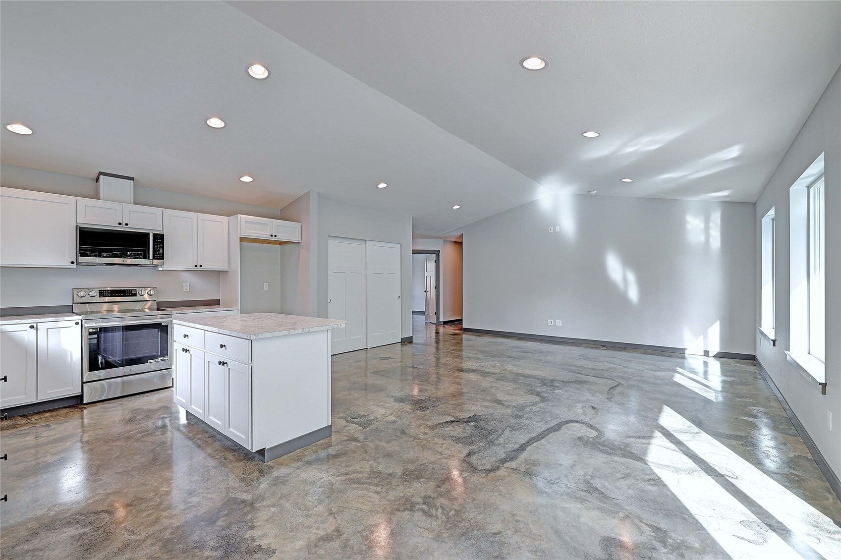 1543 Graham Drive