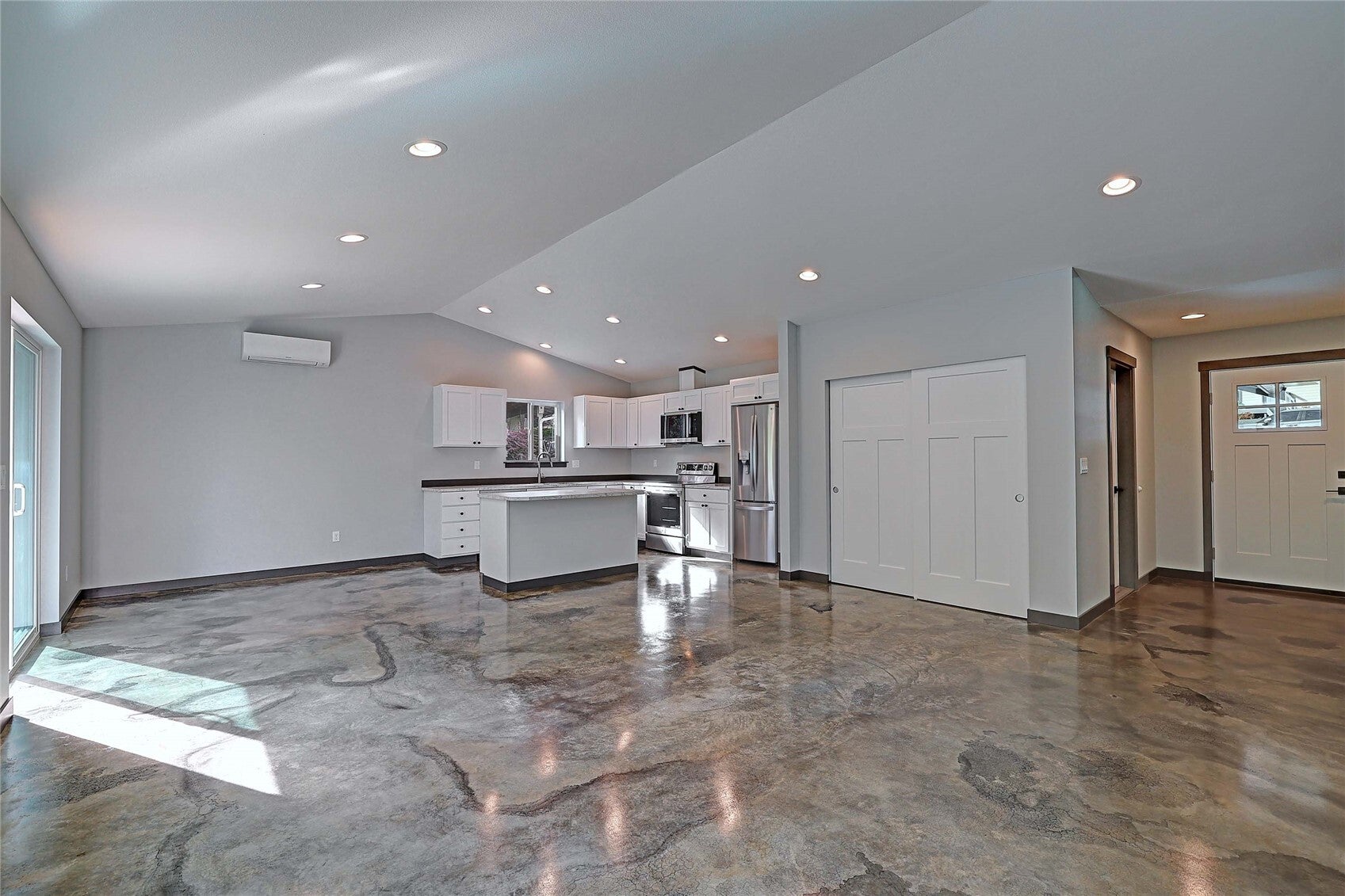 1543 Graham Drive