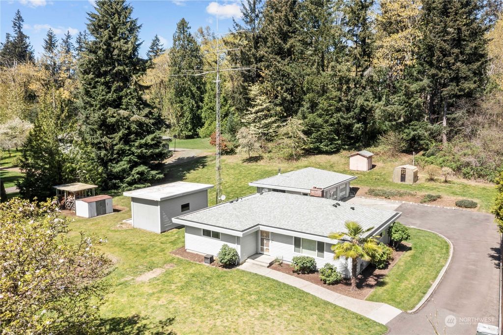 Photo of 16238 SE 144th St, Renton, WA 98059 (MLS # 2224363)