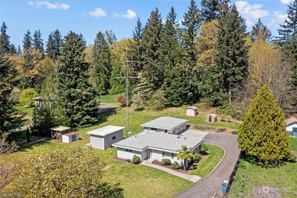 Photo of 16238 SE 144th St, Renton, WA 98059 (MLS # 2224363)