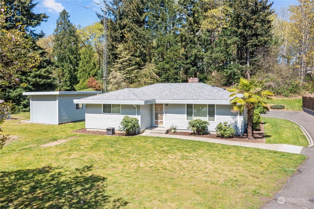 Photo of 16238 SE 144th St, Renton, WA 98059 (MLS # 2224363)