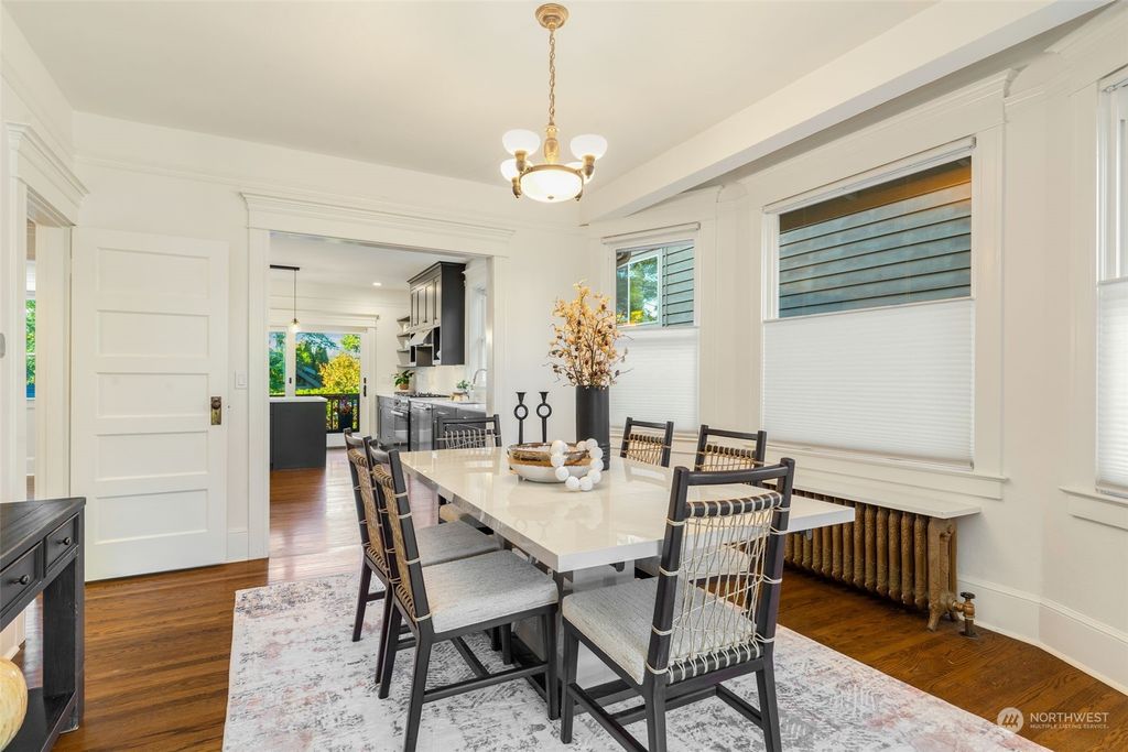 listing image 9363992046005170592