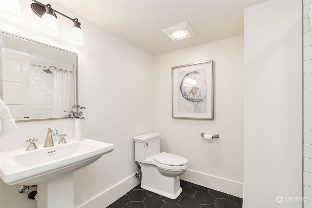 listing image 9361458511303359913