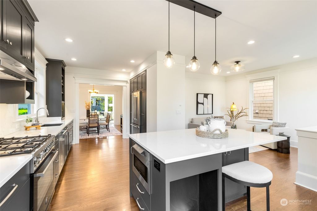 listing image 9361204396219403903